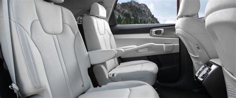 Kia Sorento Hybrid Interior | Cornerstone Kia