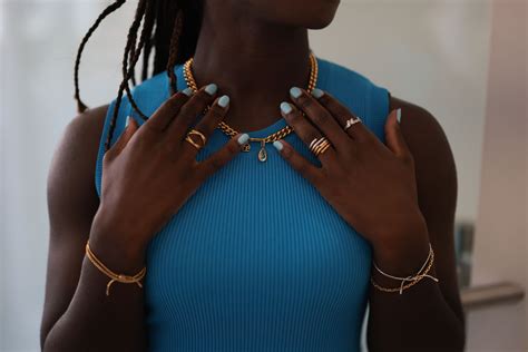 Everything You Need to Know About Minimalist Jewelry