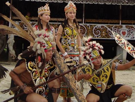 20+ Suku Dayak Kalimantan