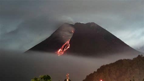 Gunung Merapi Meletus