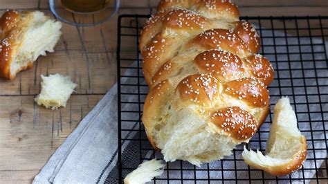 HOW TO MAKE CHALLAH BREAD || EASY CHALLAH BREAD || BEST BRAIDED BREAD ...