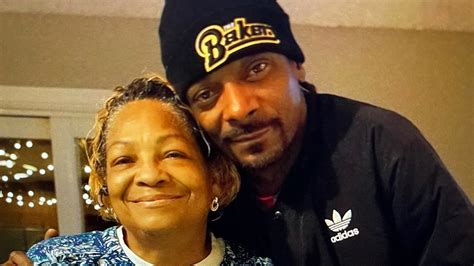 Snoop Dogg Pens Heartfelt Tribute To His Mother Who Died At 70: 'Til We ...