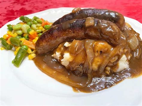 Irish Bangers and Mash - Country at Heart Recipes