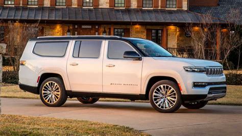 2023 Jeep Wagoneer L Models Debut With Escalade ESV-Beating Cargo Space