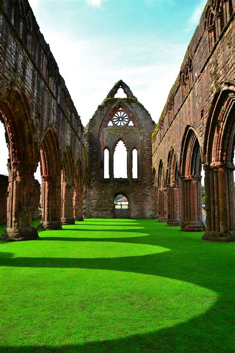 Sweetheart Abbey Scotland, and yes, the grass really was that green ...