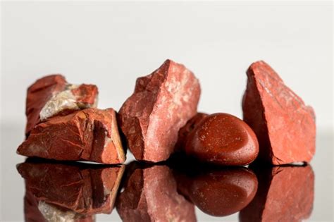 Jasper: Ultimate Guide To Collecting Jasper (What It Is and How To Find ...