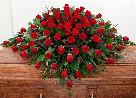 Rose Casket Spray | Large Red Rose Casket Spray | Funeral Flowers ...