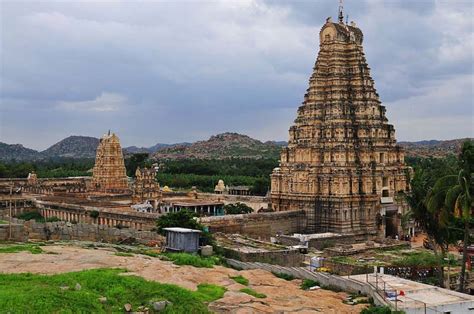 Sri Virupaksha Temple (वीरुपाक्ष मंदिर), location, timings, famous ...