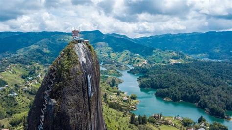 Get a Piece of the Rock at Colombia's Jawdropping Guatapé - Me gusta volar