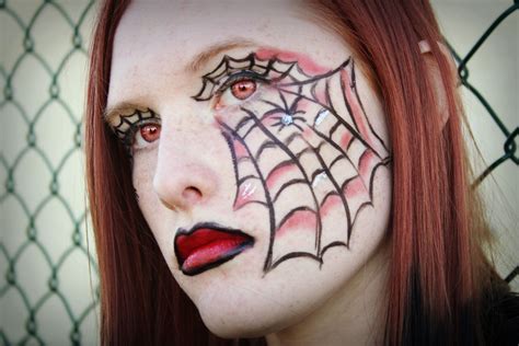 Spider Web Halloween Makeup | Spider web makeup, Halloween diy