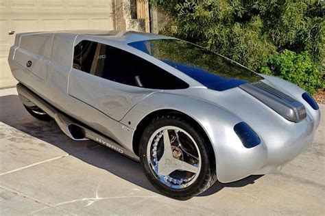 125 MPG Diesel-Electric Three-Wheeled Car Headed For Production | Three ...