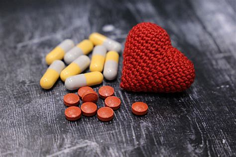 Medications as effective as stents for most with coronary artery ...