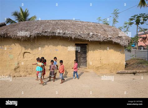 Village hut india hi-res stock photography and images - Alamy