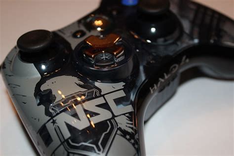 Halo 4 Limited Edition controller by Brent Roberts - XboxAddict.com