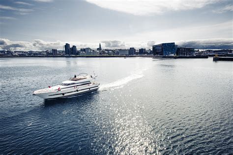 Northern Lights Cruise Deluxe | Guide to Iceland