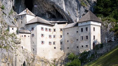 Predjama Castle » Postojna Cave Park - Welcome to the official website