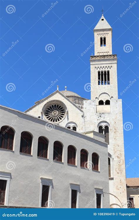 Bari Cathedral imagem de stock. Imagem de arquitetura - 108390419