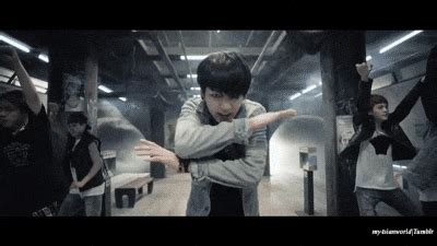 V Bts GIFs - Find & Share on GIPHY