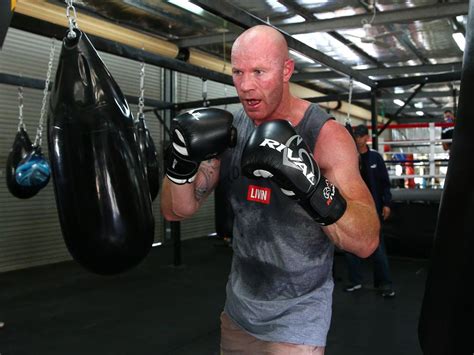 Barry Hall v boxing match: former league star has advantage | Herald Sun