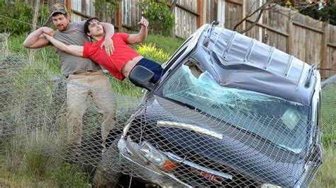 Hero saves driver from car hanging off cliff - ABC7 San Francisco