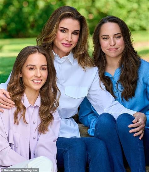 Queen Rania of Jordan poses with her daughters | Daily Mail Online