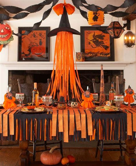 20+ Hauntingly Beautiful Table Centerpiece Ideas For Halloween | Como ...