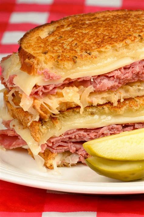 7 Best Corned Beef Sandwich Recipes - IzzyCooking