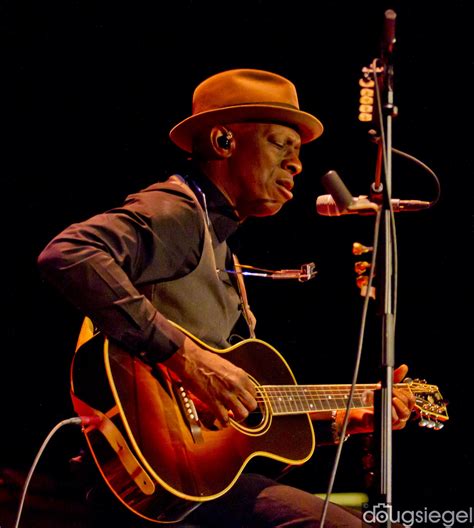 Keb Mo Performs at The Taft Theater ~ Concert Photos Magazine - Live ...