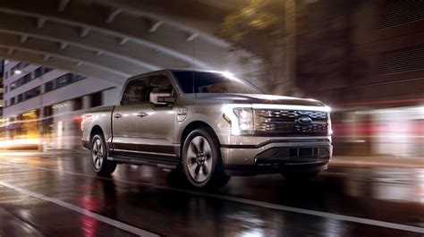 Chevrolet Silverado EV RST vs Ford F-150 Lightning Extended Range ...