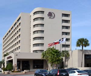 Doubletree by Hilton Houston Hobby Airport Hotel | Tour Texas