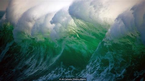 Terrifying rogue waves are real and unpredictable - Strange Sounds