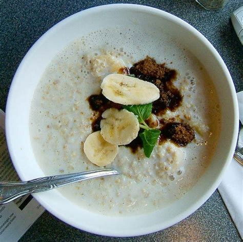 Breakfast recipe: How to make Oatmeal with fruits - Rediff.com Get Ahead