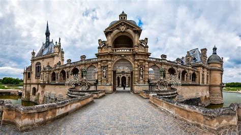 Day trip to Chateau de Chantilly - Visiting the castle - Francedaytrip