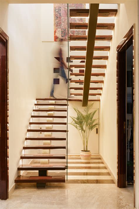 10 Beautiful Staircase Interior Design Ideas You Can't Miss!