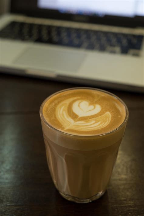 coffee latte art in coffee shop 11044628 Stock Photo at Vecteezy