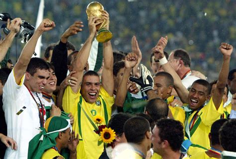 9 (Terrible) Players Who Won Football’s Biggest Competitions – Goal Profits