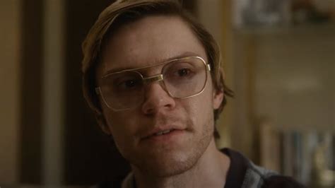 Dahmer Trailer: Evan Peters Plays a Chilling Serial Killer