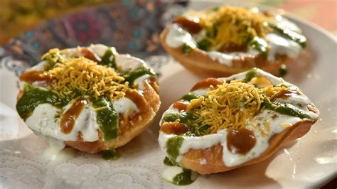 Raj Kachori (Chaat) Recipe | How to Make Delhi Style Khasta Kachori ...