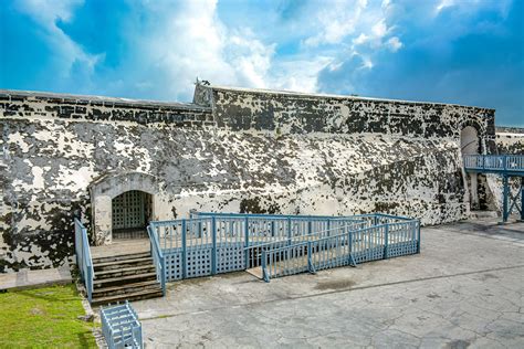 The Forts of Nassau: Explore Bahamian History | SANDALS