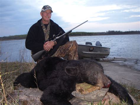 Bear Hunting | Jackson's Lodge & Outposts