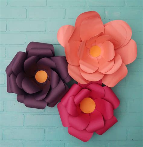 How to make large paper flowers - Weekend Craft