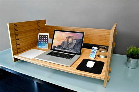 Lift desk transforms when it's time to take a stand