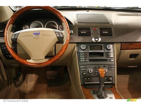 2007 Volvo XC90 V8 AWD Taupe Dashboard Photo #41249081 | GTCarLot.com