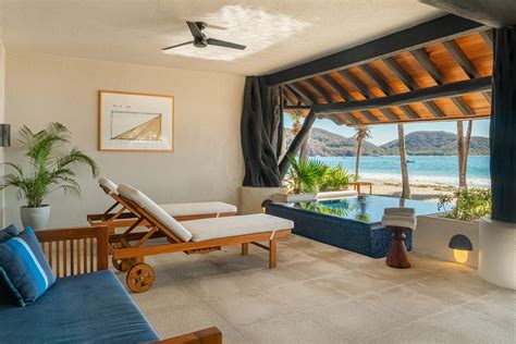 Thompson Zihuatanejo - SmartFlyer Luxury Resorts in Zihuatanejo Mexico