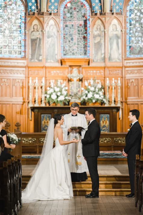 Christ Church Cathedral Wedding: Laura + Tom - Catherine Guidry Photography