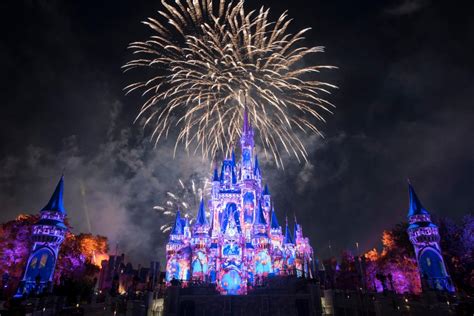 Disney's Magic Kingdom, Orlando | Attractions, Entertainment, Dining