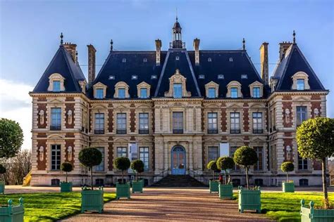 Explore the Beauty of French Chateaus