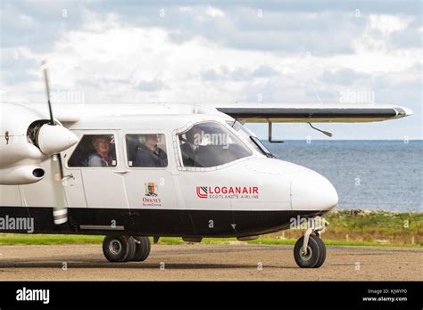 Westray papa westray flight hi-res stock photography and images - Alamy