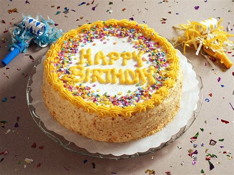 Yellow Happy Birthday Cake - 1024x768 Wallpaper - teahub.io