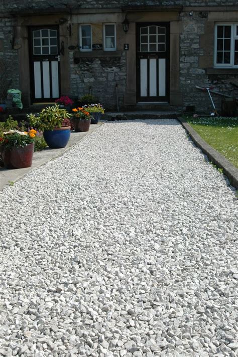 Limestone Chippings from www.stonewarehouse.co.uk used in pathway ...